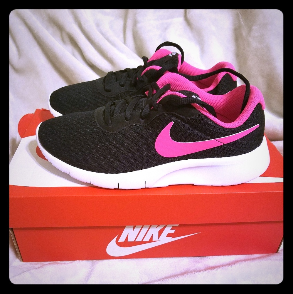 Girls Nike's